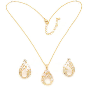 The Wired Zircon studded teardrop chain pendant with gold platted chain with adjustable chain and lobster clasps.