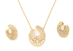 Zirconia studded Shell designed Pendant and earrings set